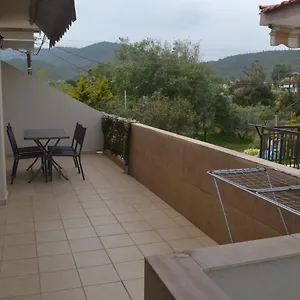 Apartman Helena House, Szárti