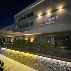 Ξενοδοχείο με διαμερίσματα On Board Luxury, Σάρτη